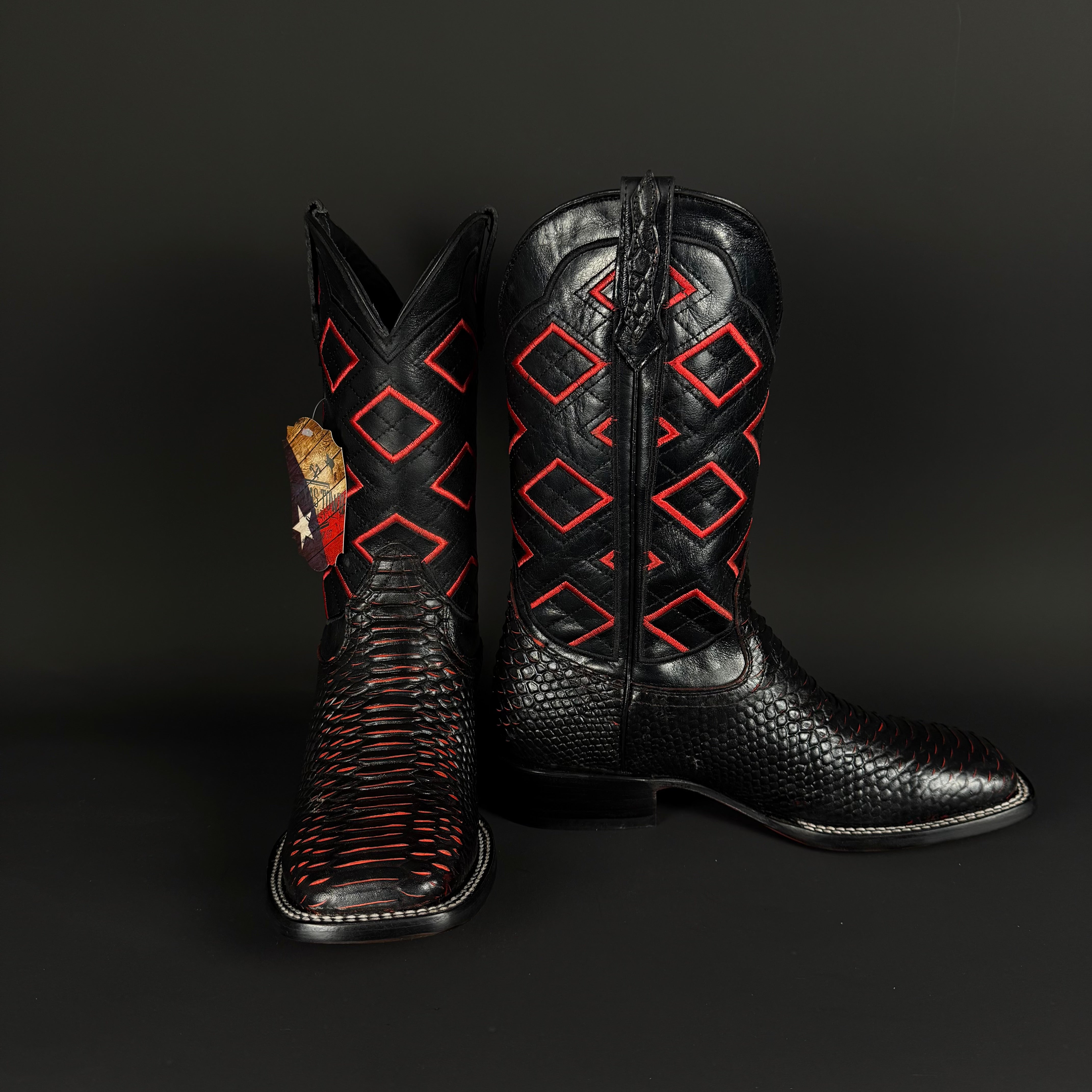 Torres Boot Ranch - Python Print - Black/Red