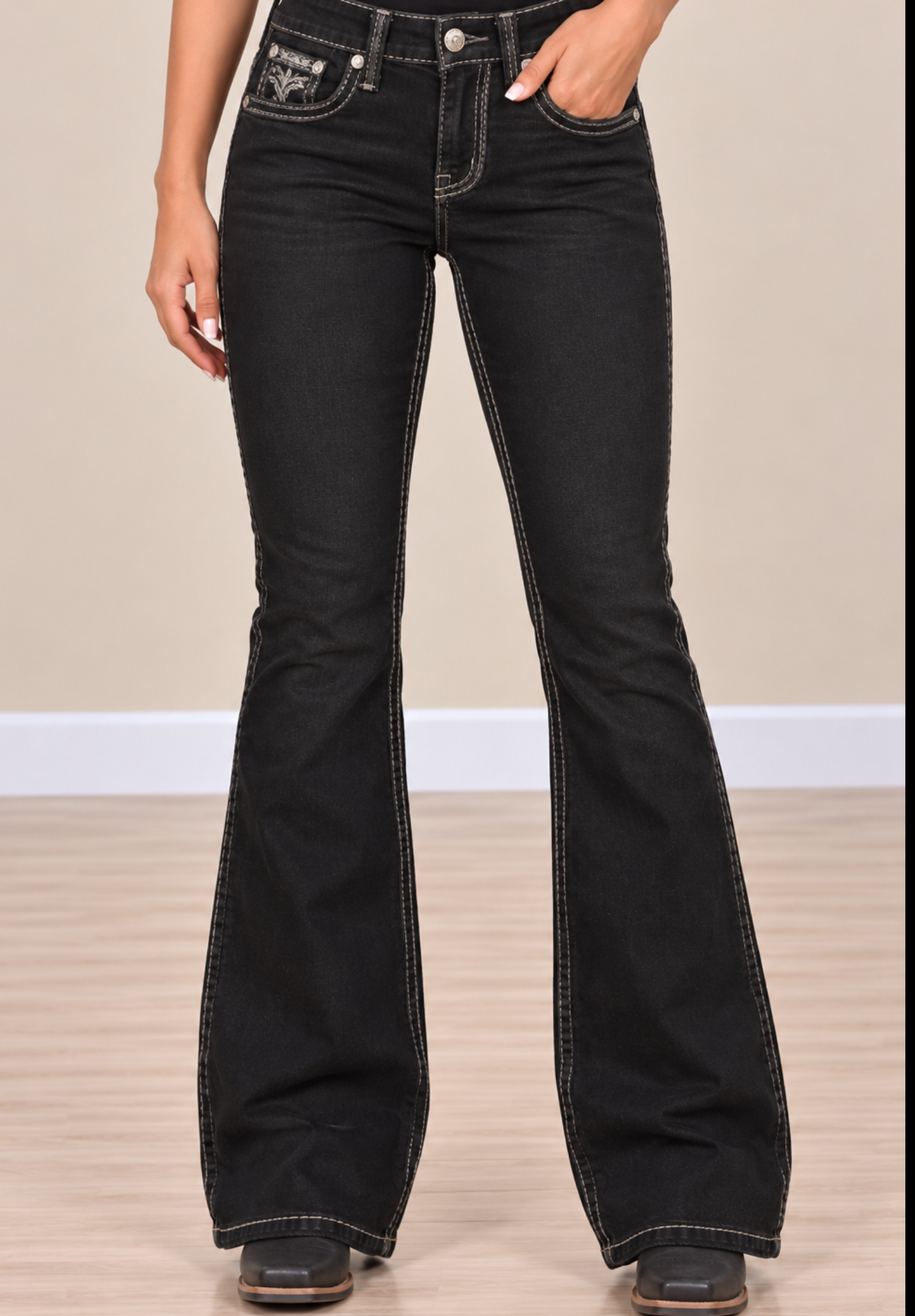 Sexy Couture Women’s Black Embellished Bootcut Jeans 60020PB