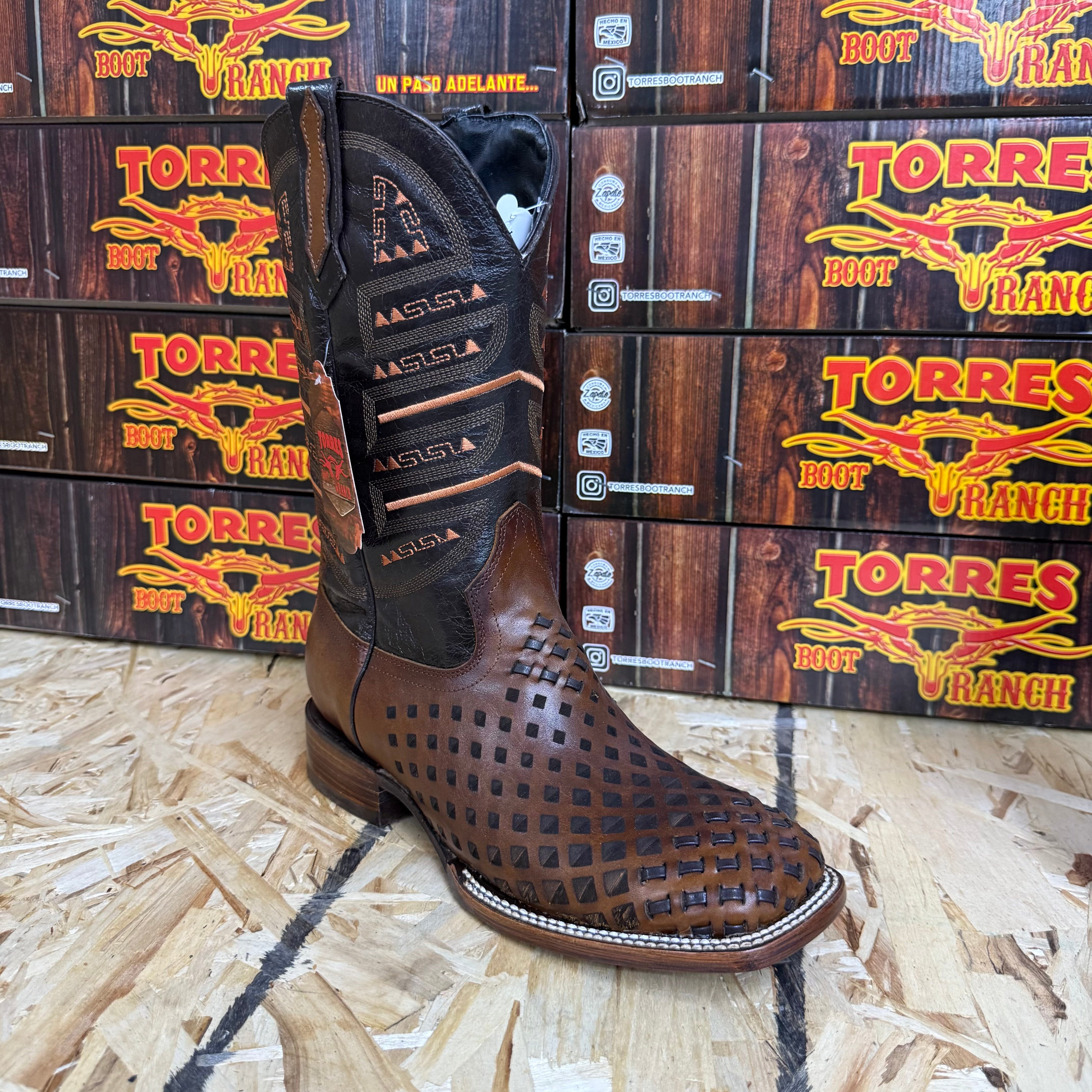 ENGRAVED BROWN LEATHER TORRES BOOT