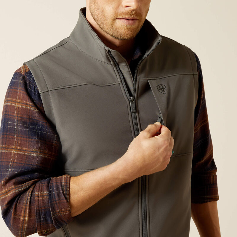 10062362 Vernon Softshell Vest