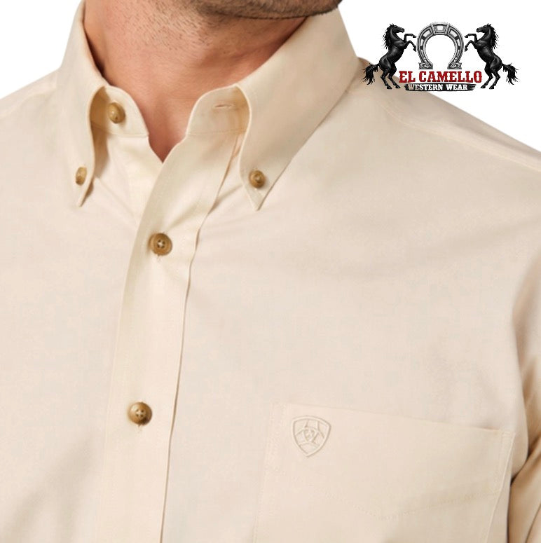 Ariat Men’s Classic Fit Solid Cream Button-Down Shirt 10080937