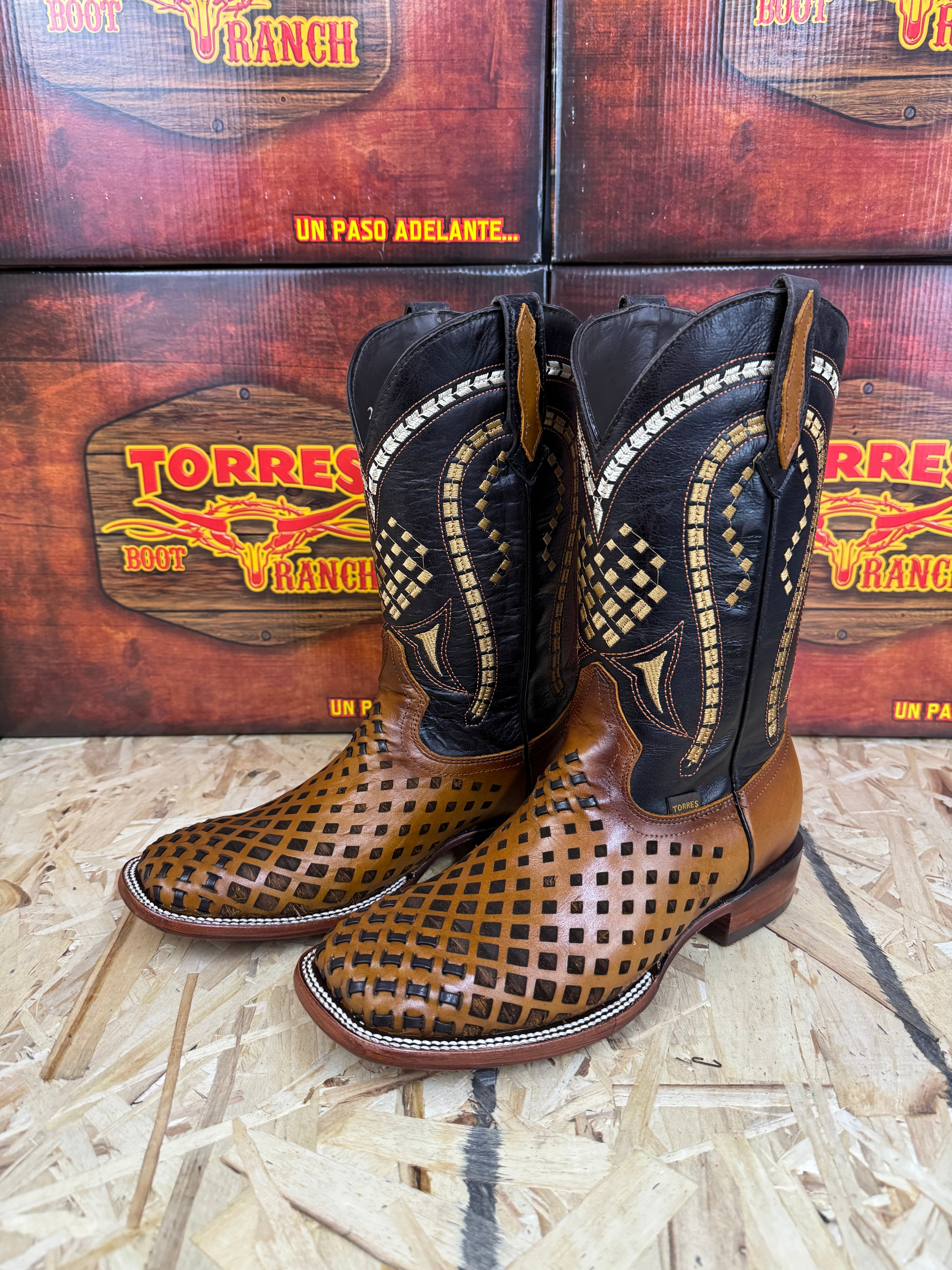 ENGRAVED MIEL LEATHER TORRES BOOT