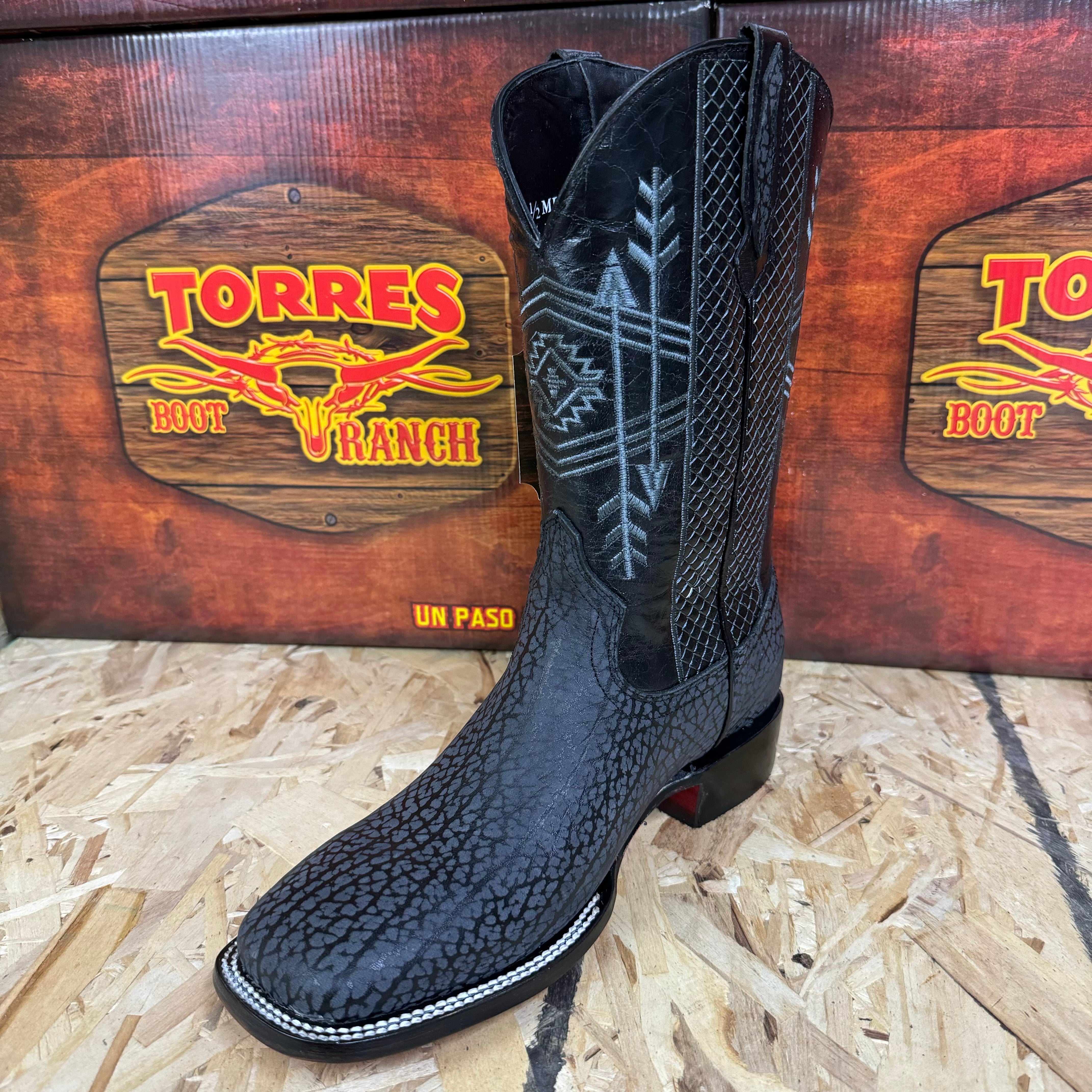 CUELLO DE TORO NEGRO TORRES BOOT