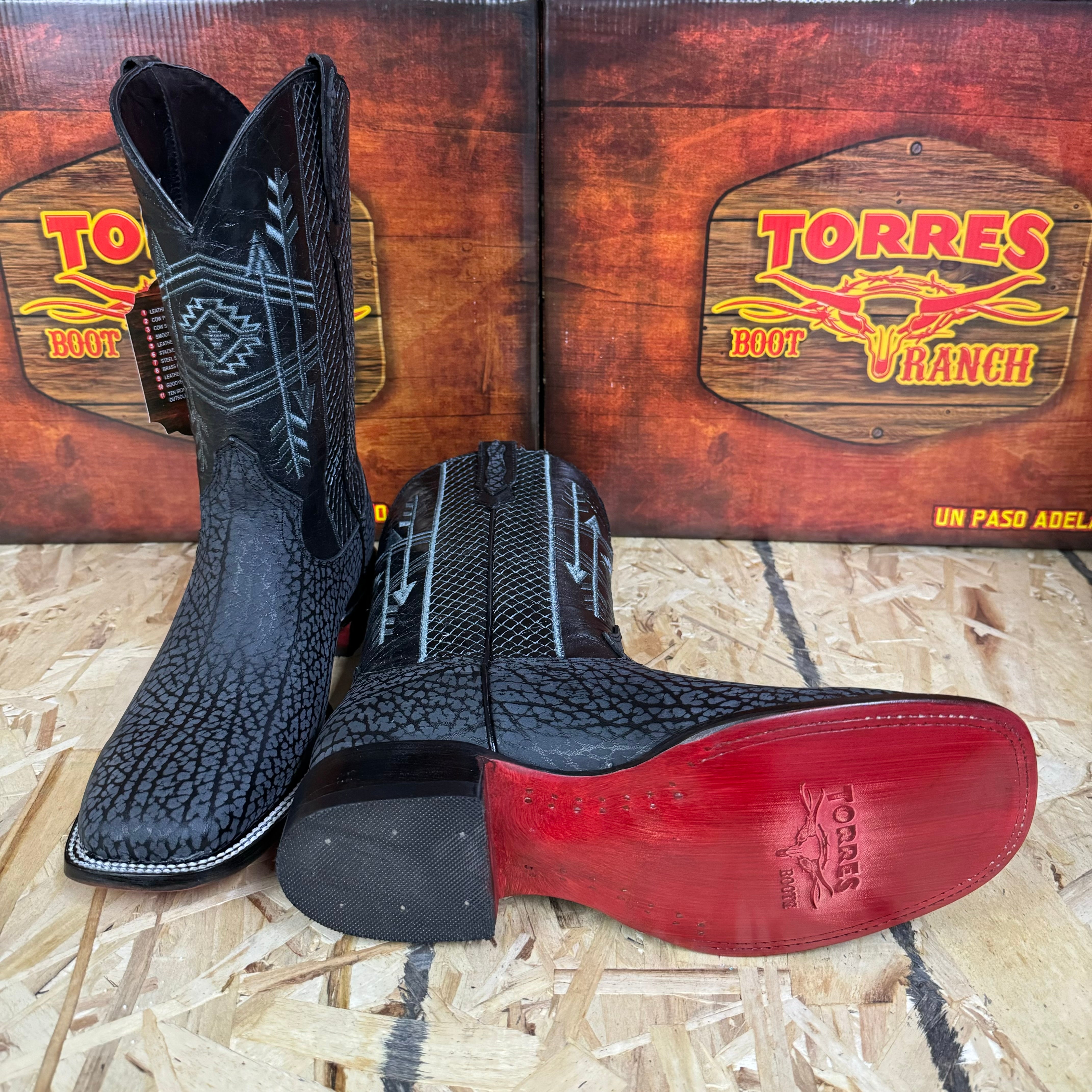 CUELLO DE TORO NEGRO TORRES BOOT