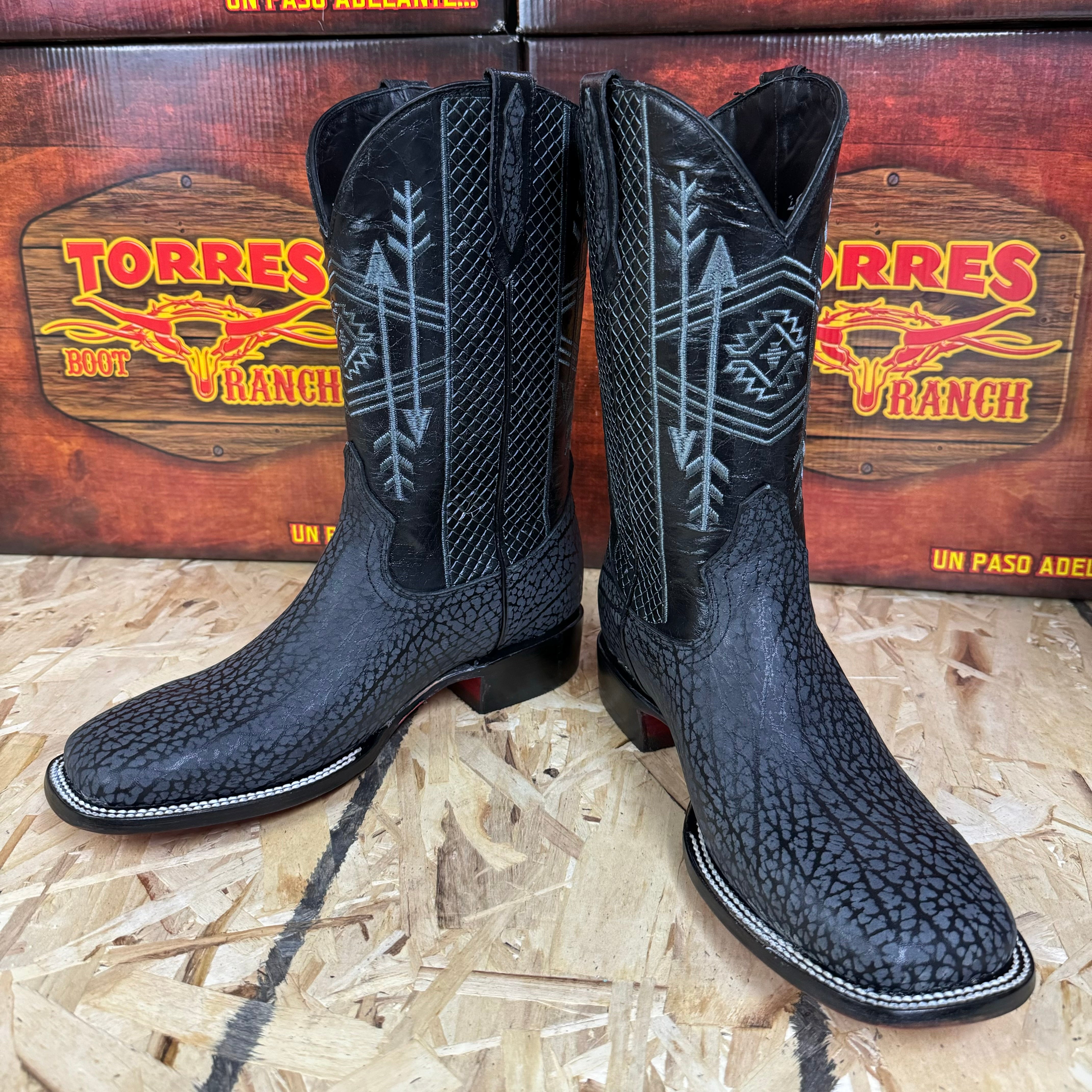 CUELLO DE TORO NEGRO TORRES BOOT