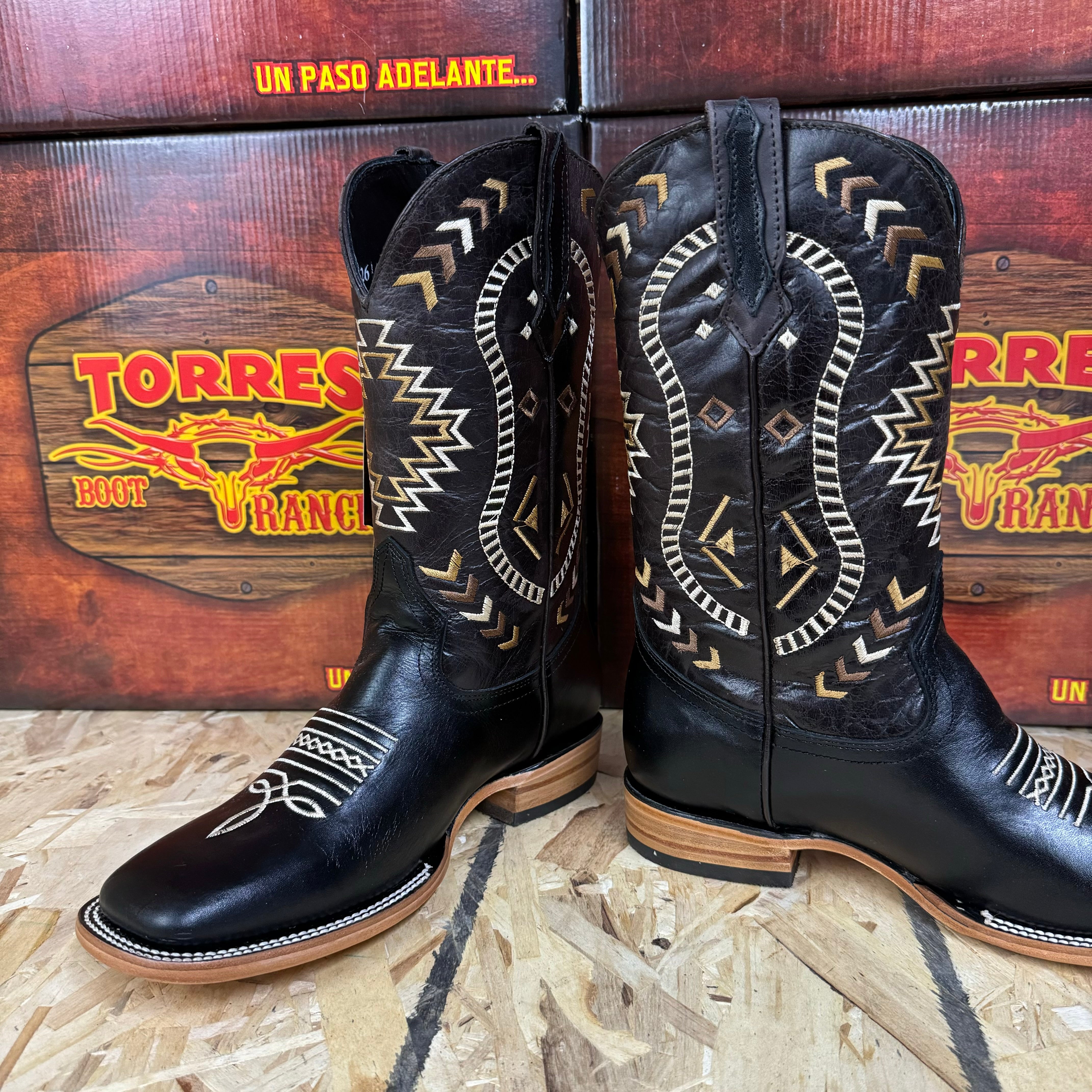 PULLOP NEGRO TORRES BOOT