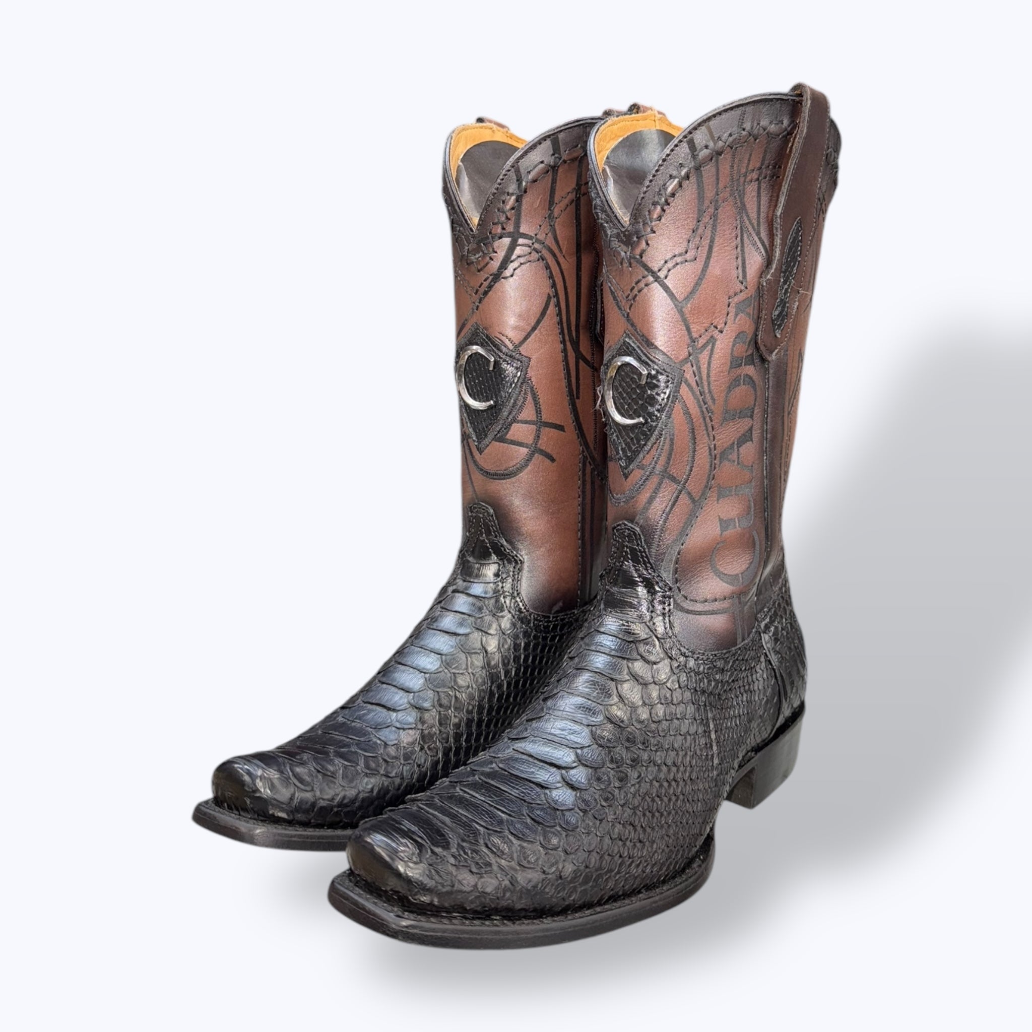 CU607 - MN Cuadra Plunge Black Python - Narrow Sq. Toe